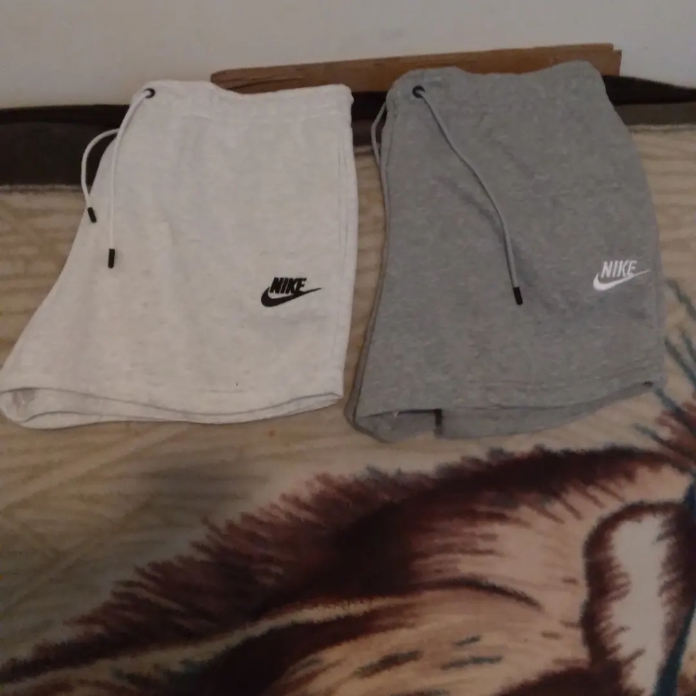 Nike short for women